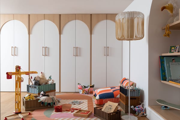 Rangements-sur-mesure-salle-de-jeux-Perene