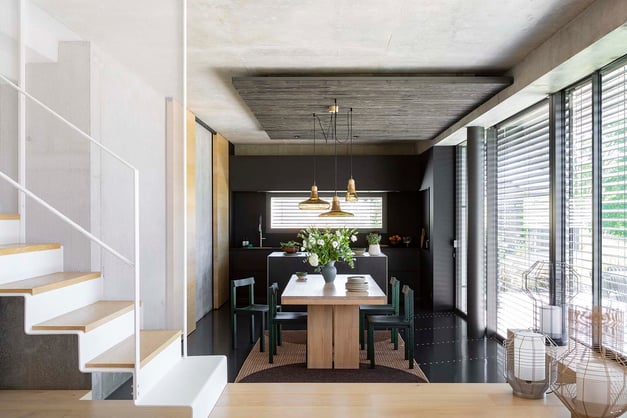 cuisine-sur-mesure-dans-maison-d-architecte-annecy-perene