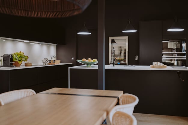 cuisine-noire-espace-poétique cuisine-noire-espace-poétique