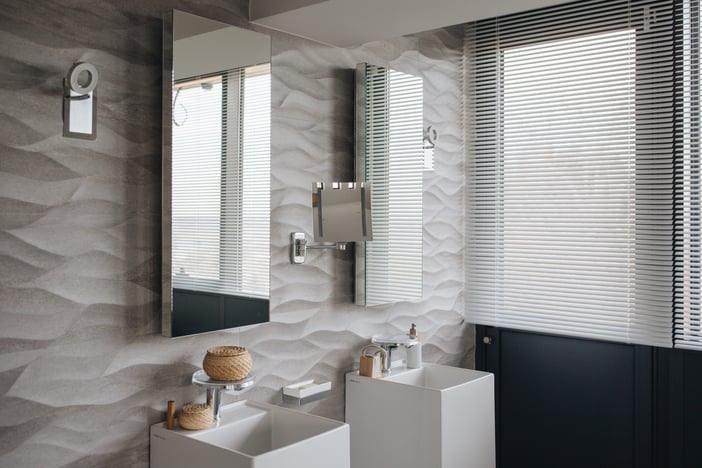 vue-globale-salle-de-bain-jeux-de-symétrie