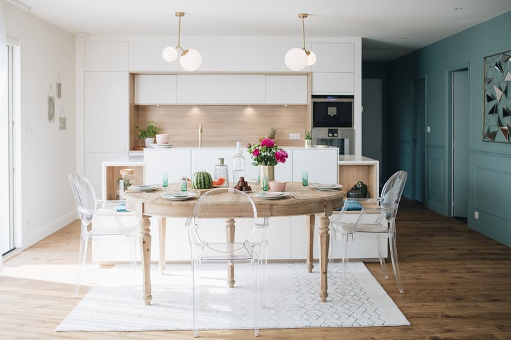 cuisine-blanche-design-perene-sur-mesure-chic-tendance_1