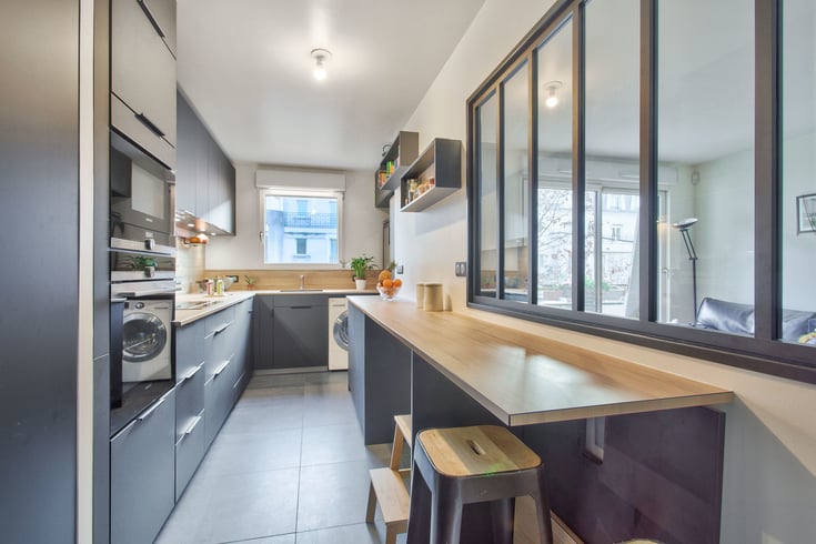 perene_boulogne_Une%20cuisine%20noire%20moderne%20et%20design_92214_02 perene_boulogne_Une%20cuisine%20noire%20moderne%20et%20design_92214_02