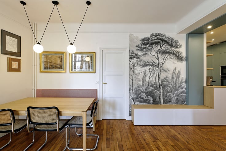 Perene-espace repas ouvert sur le séjour et l'entrée Perene-espace repas ouvert sur le séjour et l'entrée