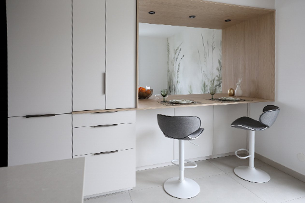 Cuisine-sur-mesure-beige-et-bois-perenebelfort (3) Cuisine-sur-mesure-beige-et-bois-perenebelfort (3)