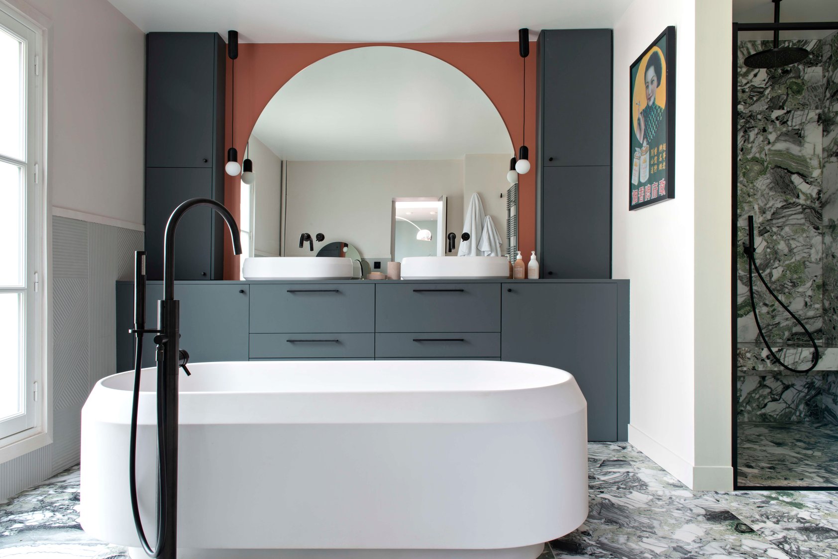 salle-de-bain-sur-mesure-baignoire-ilot-perene