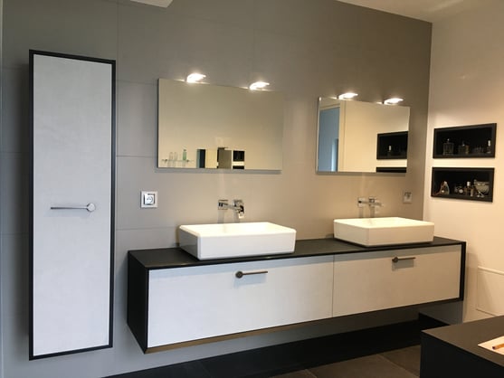 Meuble%20salle-de-bains%20moderne%20gris%20et%20noir