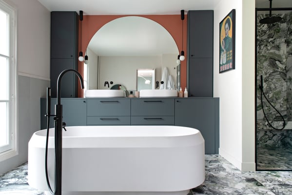 Salle de bain chic et confortable