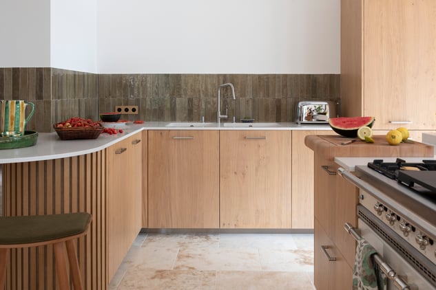 Cuisine vue détail façades et crédence
