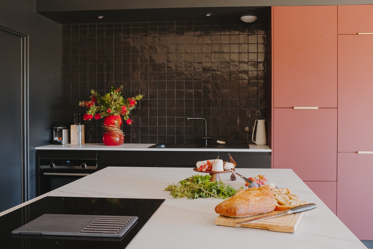 Cuisine contemporaine plan de travail ilot central