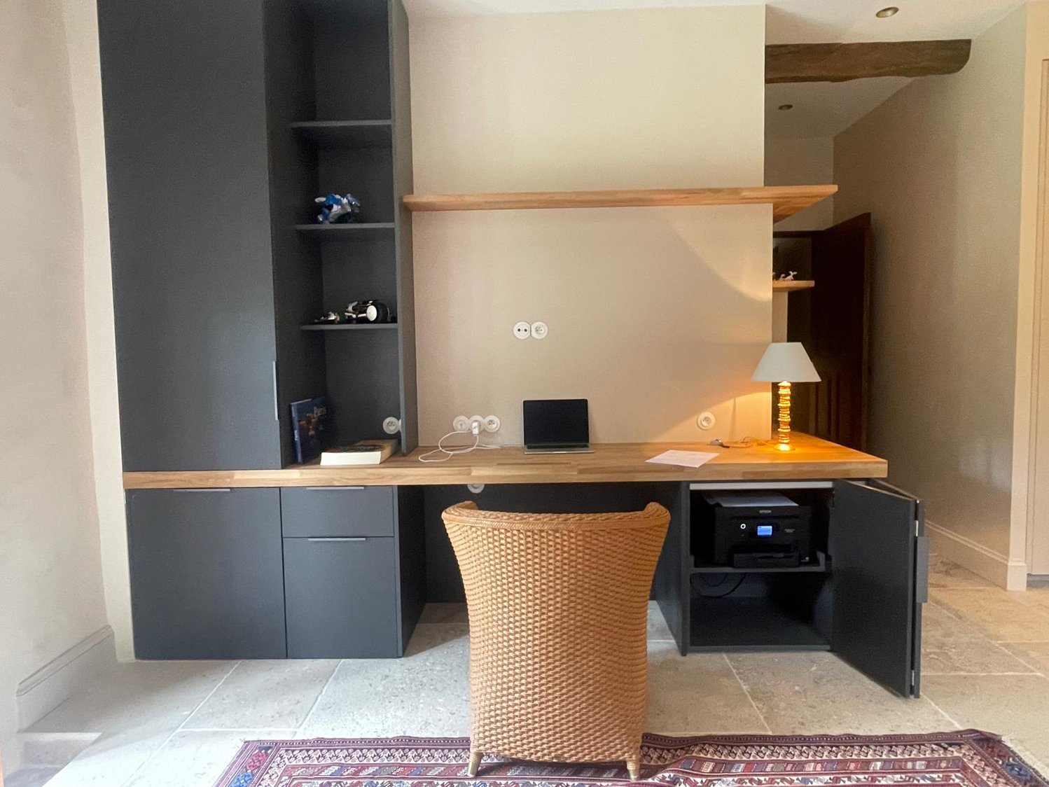 bureau sur mesure bois et etageres