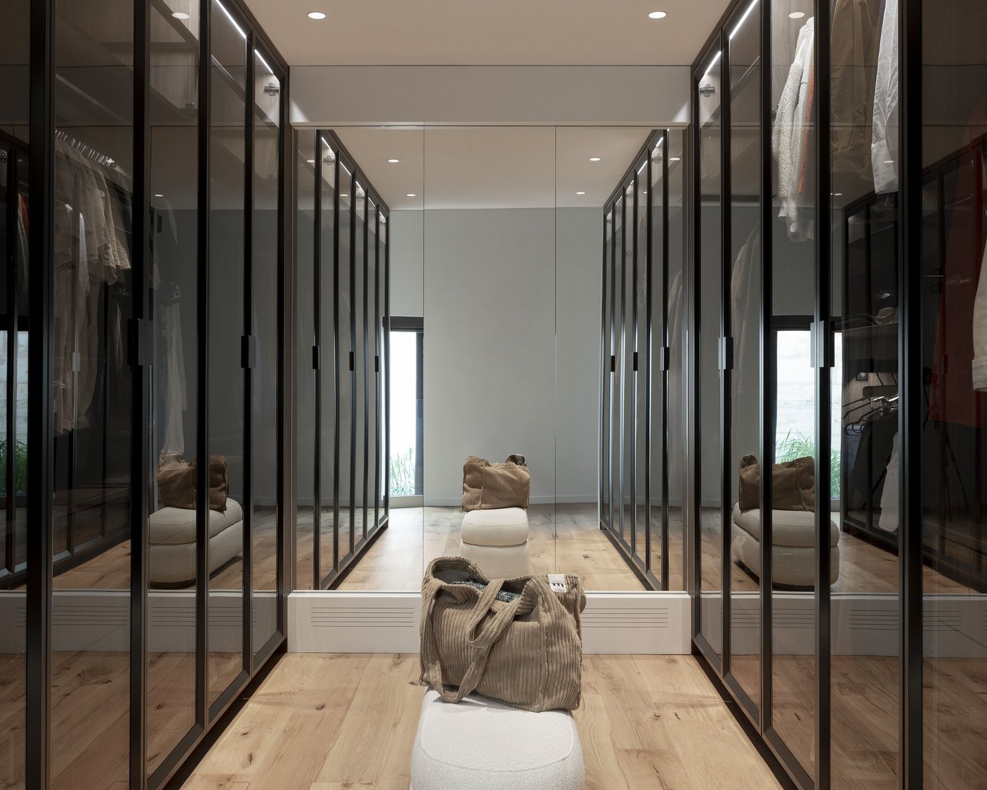 Dressing design portes vitrées et miroir Dressing design portes vitrées et miroir