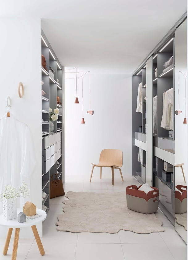 agencement-dressing-lumineux-maison-contemporaine-perene