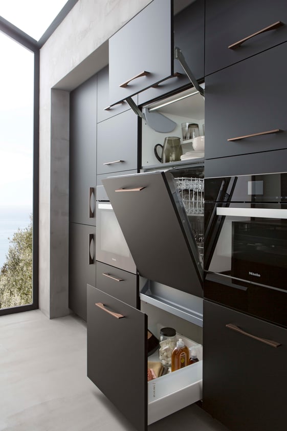 rangements-cuisine-noir-mat-maison-architecte-perene