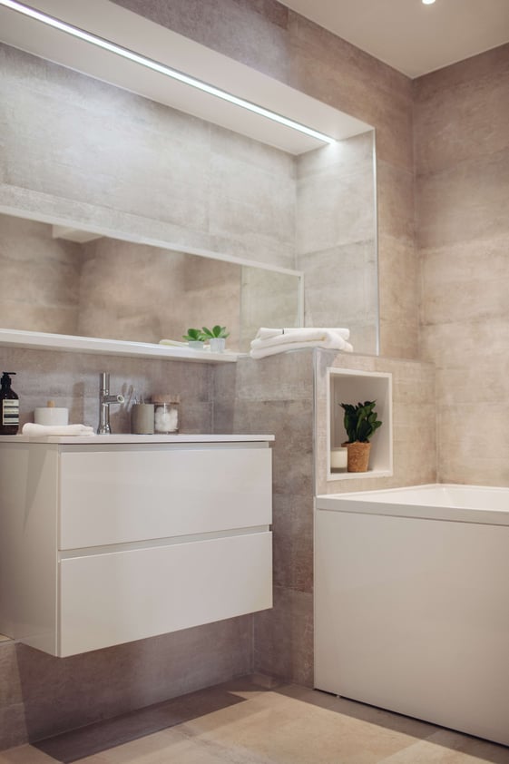 plan-de-toilette-et-baignoire-finition-blanc-perene