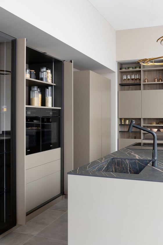 cuisine-architecte-marbre-gris-porte-invisibles-perene-dijon cuisine-architecte-marbre-gris-porte-invisibles-perene-dijon
