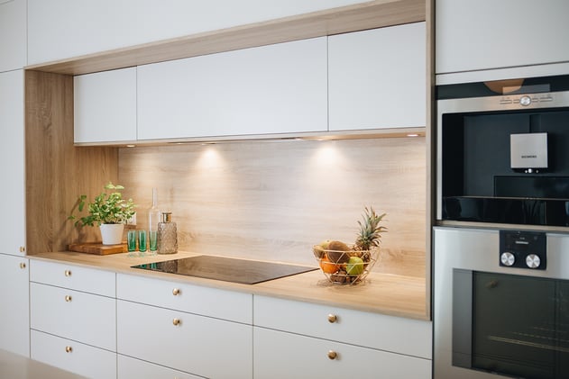 Cuisine-sur-mesure-perene-blanc-design-brillant_0 Cuisine-sur-mesure-perene-blanc-design-brillant_0