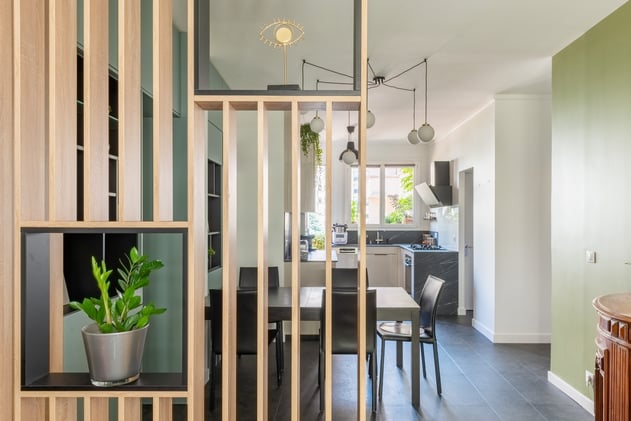 vue%20%C3%A0%20travers%20la%20claustra