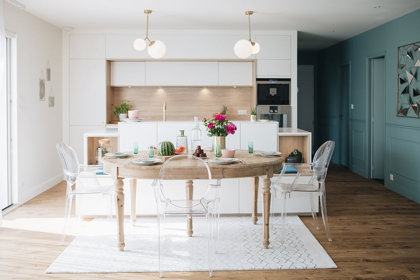 cuisine-blanche-design-perene-sur-mesure-chic-tendance_0 cuisine-blanche-design-perene-sur-mesure-chic-tendance_0