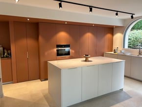 cuisine-ilot-terracotta-et-blanc-perene-clermont-ferrand