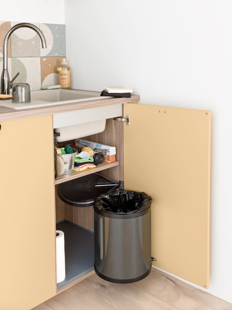 socooc-cuisines-equipees-cosmic-meuble-sous-evier-poubelle