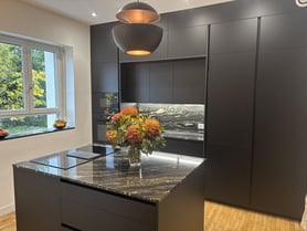 Cuisine noir avec Ilot