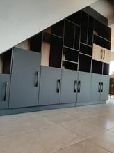 Rangements sur un pan de mur 