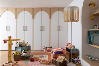 Un dressing sur-mesure réalisé dans une salle de jeux