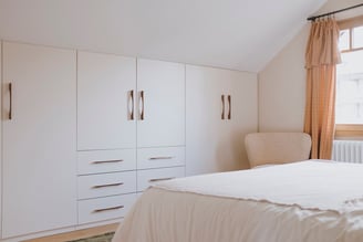 Rangements sous pente chambre Perene