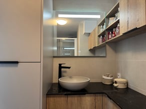 Une petite salle de bains sur mesure