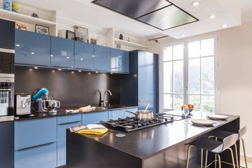 cuisine laquée bleu 