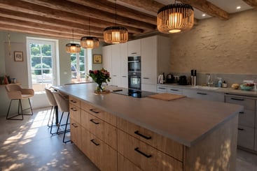 Cuisine intemporelle en bois massif7