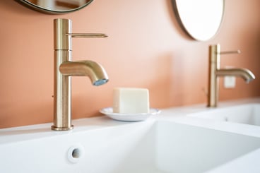 Detail robinet salle de bain perene Domus