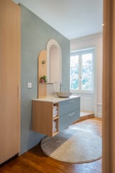 Salle de douche avec meuble vasque bois et vert d'eau Salle de douche avec meuble vasque bois et vert d'eau