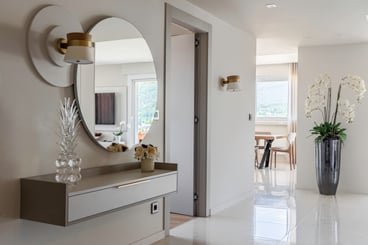 Vue de l'entrée sur la cuisine