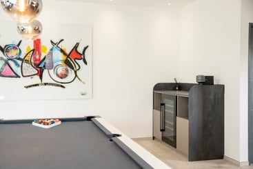 Un Havre de Lumière et de Convivialité 