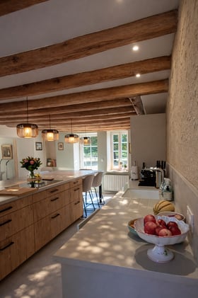 Cuisine intemporelle en bois massif6