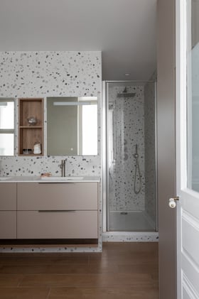 Salle de bain avec douche Perene