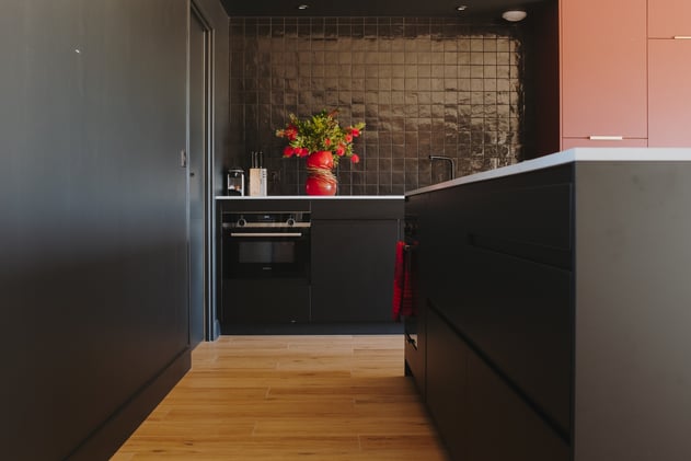Cuisine contemporaine detail credence ilot central Cuisine contemporaine detail credence ilot central