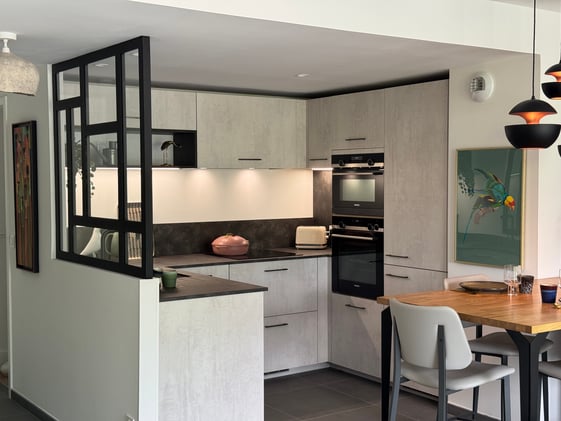 Cuisine ouverte champagne et bois