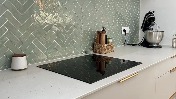 Plan de travail avec plaque de cuisson