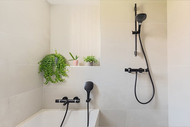 Espace douche et baignoire - Perene Hyères 