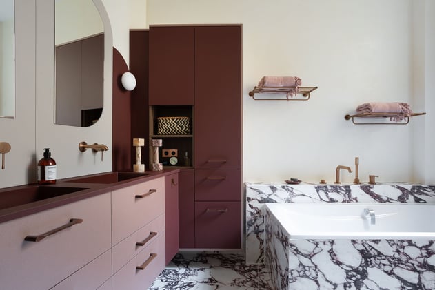 Salle de bain Perene sur-mesure marbre rose et blanc