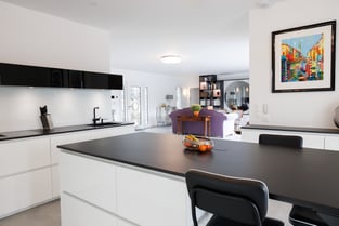 Imaginer un intérieur où les rangements prennent place avec sobriété