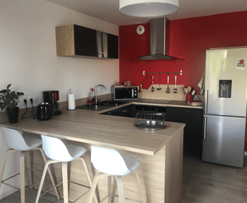 cuisine-ouverte-anthracite-et-chene-bardolino-une-cuisine-equipee-par-socooc-lille-englos