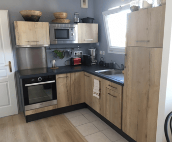 cuisine-chaleureuse-bois-et-ardoise-une-cuisine-equipee-par-socooc-lille-englos