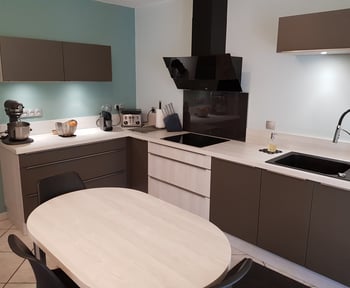 cuisine-brun-et-chene-nordique-une-cuisine-equipee-par-socooc-langon