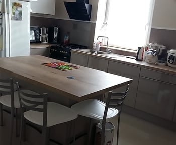 cuisine-velia-ficelle-mat-et-chene-vintage-une-cuisine-equipee-par-socooc-colmar