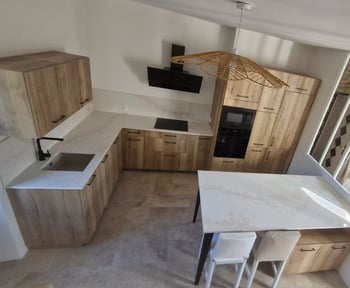 CUISINE BOIS ET QUARTZ
