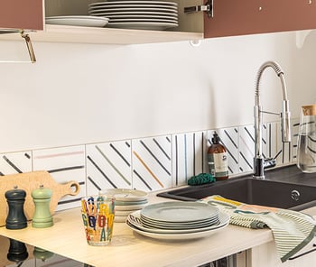 socooc-cuisines-%C3%A9quip%C3%A9es-credence-carrelage-square