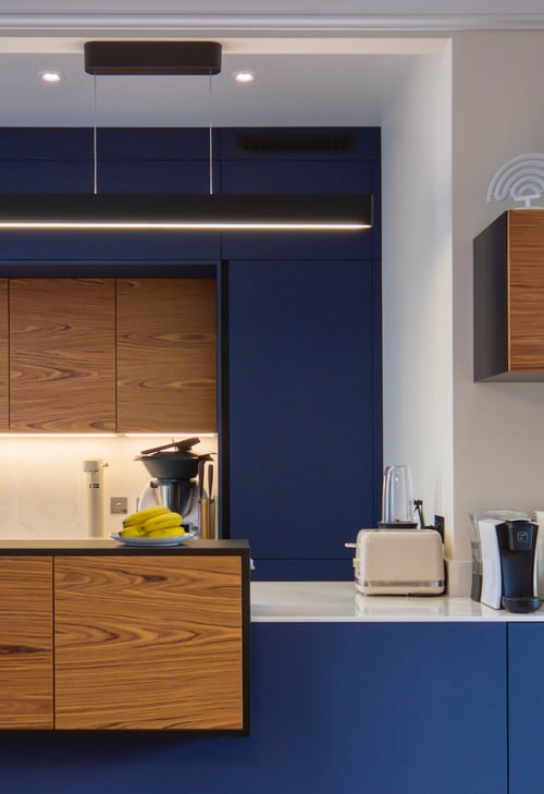 Cuisine_bleue_fenix_bois_haut_de_gamme_agencement_moderne (2).jpg